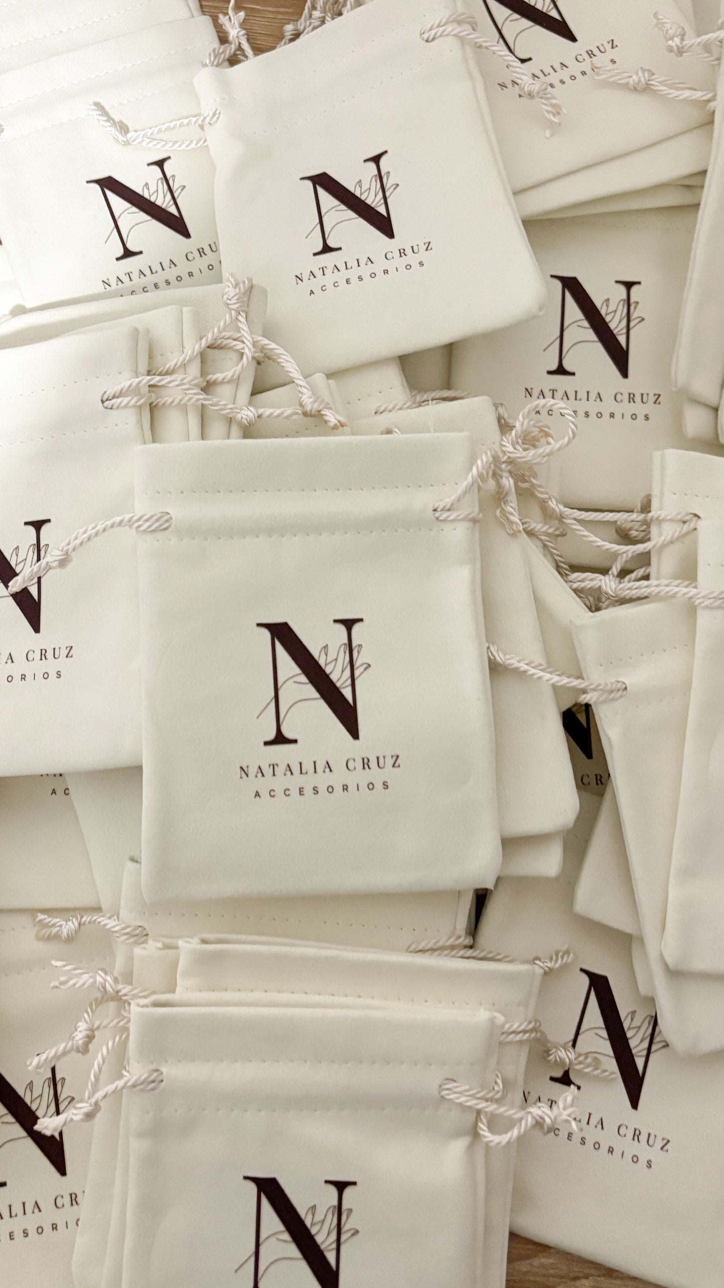 Bolsas Tipo Costalito Microfibra 8.5x11cm, Joyería o Accesorios, PRECIO DE CIENTO Q6.70